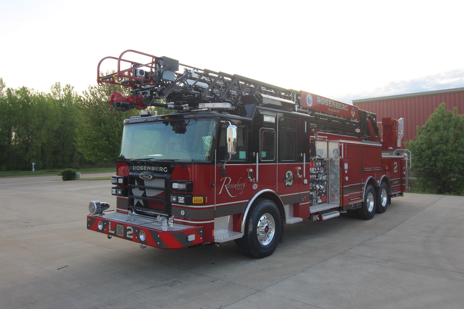 Rosenberg TX Enforcer Ascendant 107′ Ft Ladder – 44319