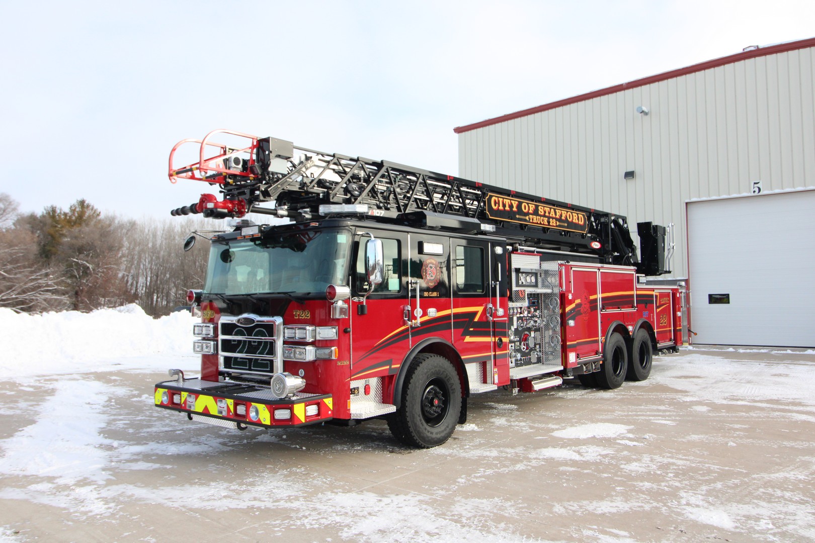 Stafford TX Enforcer Ascendant 107′ Ft Aerial – 43355